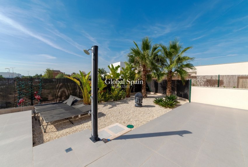 Odsprzedaż - WILLA  -
LOS MONTESINOS - Costa Blanca