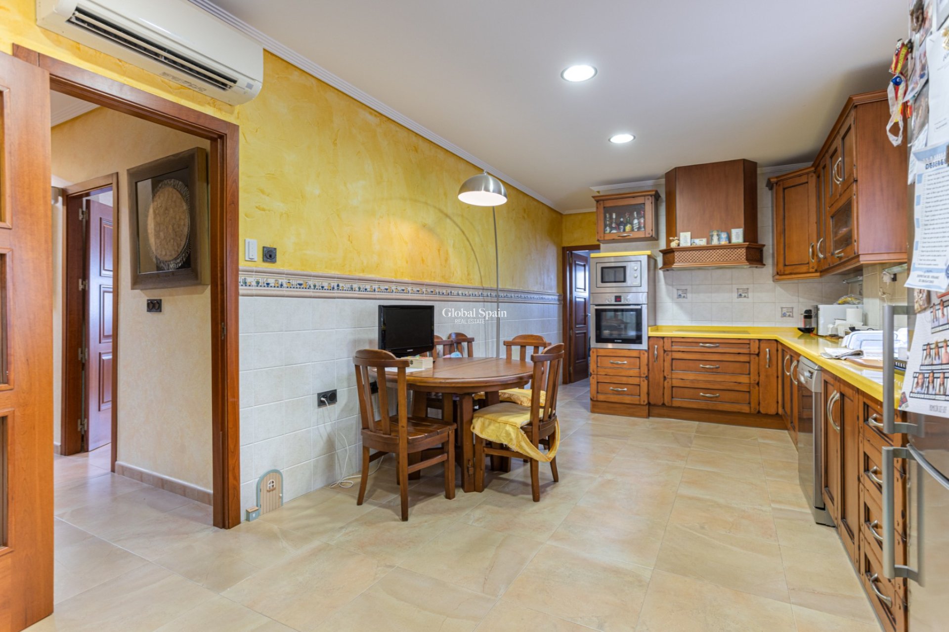 Odsprzedaż - WILLA  -
LOS MONTESINOS - Costa Blanca