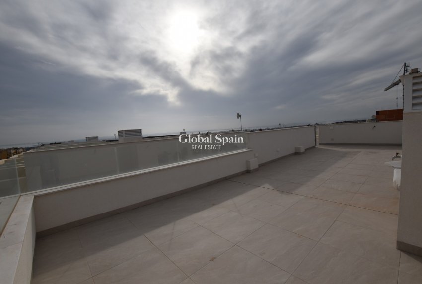 Odsprzedaż - WILLA  -
LOS MONTESINOS - Costa Blanca