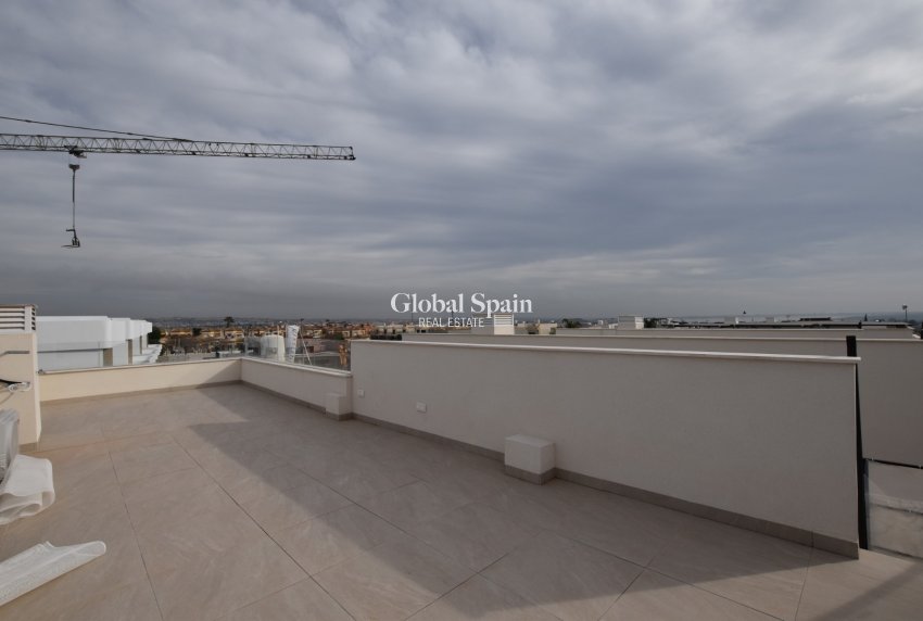 Odsprzedaż - WILLA  -
LOS MONTESINOS - Costa Blanca