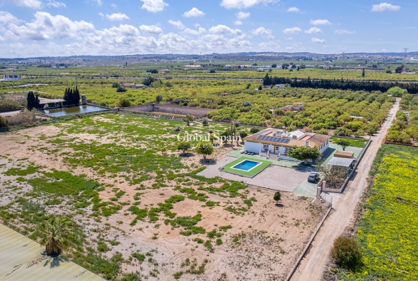 Odsprzedaż - WILLA  -
LOS MONTESINOS - Costa Blanca