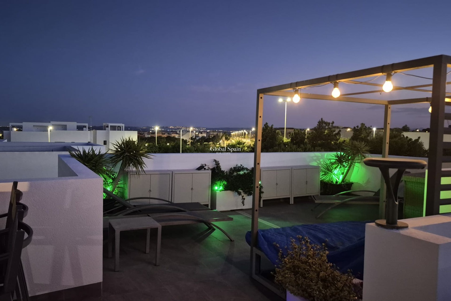 Odsprzedaż - WILLA  -
LOS MONTESINOS - Costa Blanca
