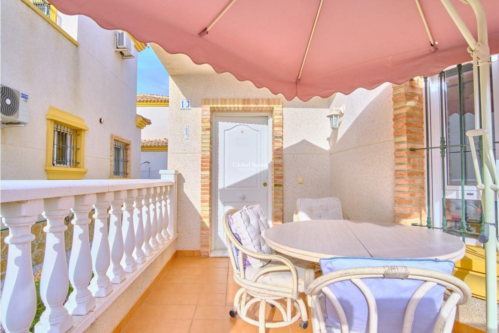 Odsprzedaż - WILLA  -
LOS MONTESINOS - Costa Blanca