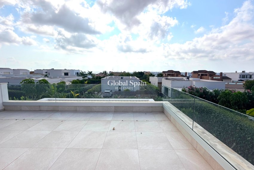 Odsprzedaż - WILLA  -
LOS MONTESINOS - La Herrada