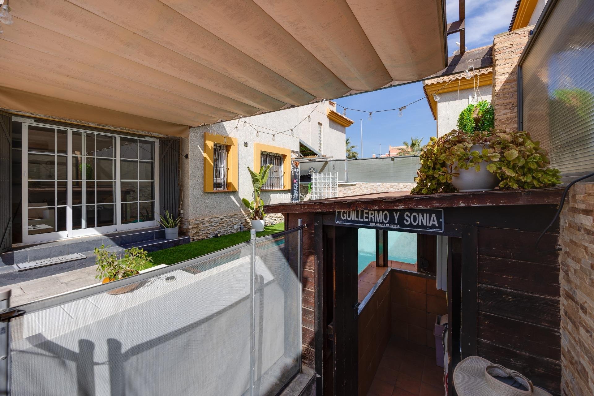 Odsprzedaż - WILLA  -
LOS MONTESINOS - La Herrada