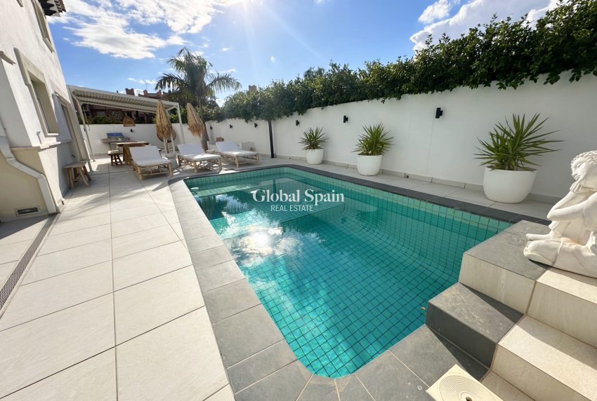 Odsprzedaż - WILLA  -
MAR MENOR GOLF RESORT - Inland