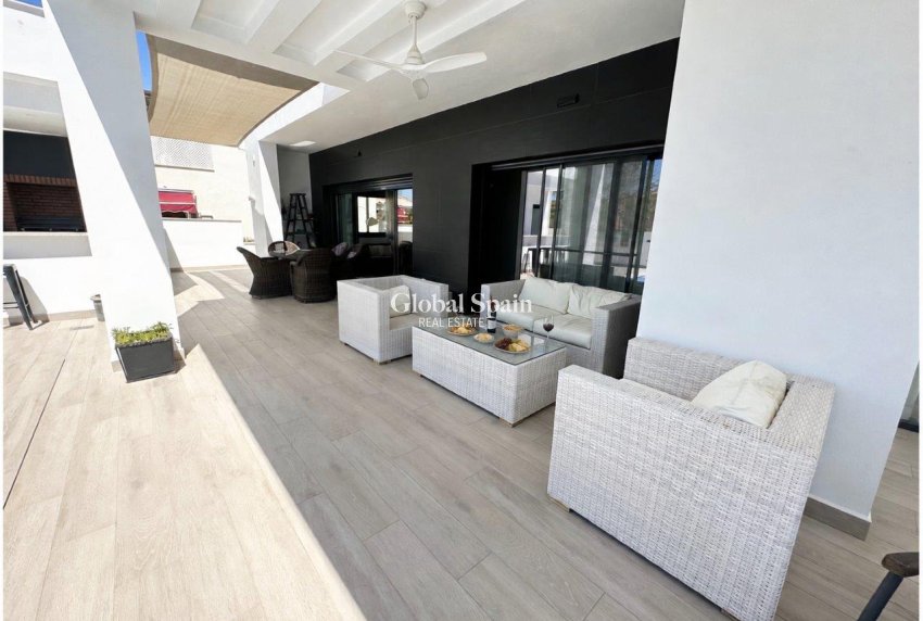 Odsprzedaż - WILLA  -
MAR MENOR GOLF RESORT - Inland