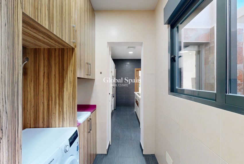 Odsprzedaż - WILLA  -
MOLINA DEL SEGURA - Torrealta