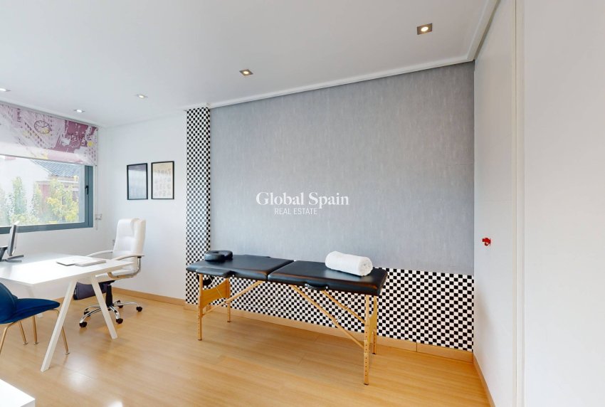 Odsprzedaż - WILLA  -
MOLINA DEL SEGURA - Torrealta