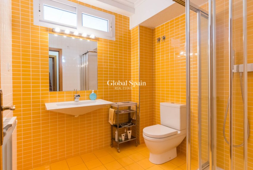 Odsprzedaż - WILLA  -
MOLINA DEL SEGURA