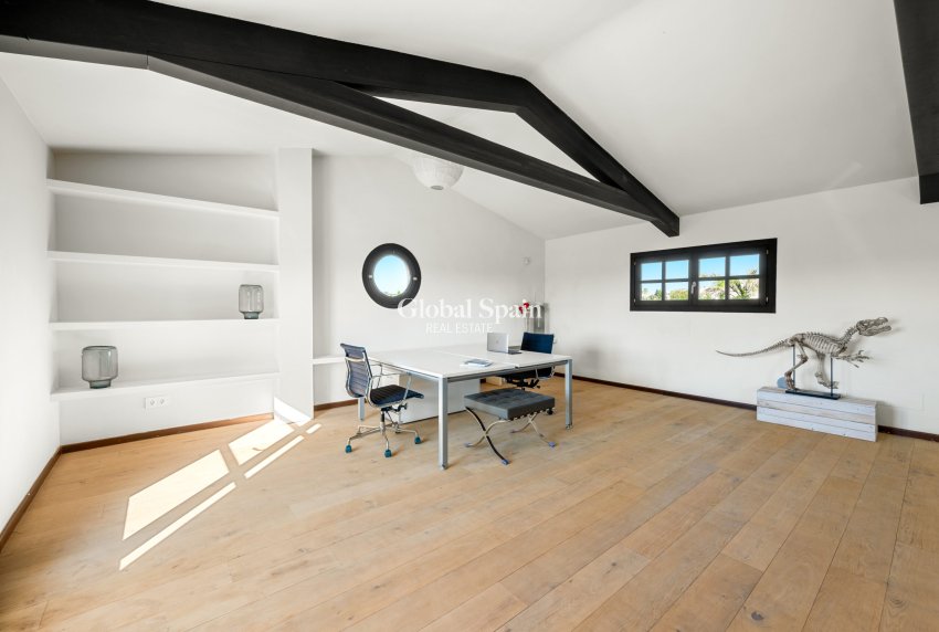 Odsprzedaż - WILLA  -
MONTUÏRI - optional location detail