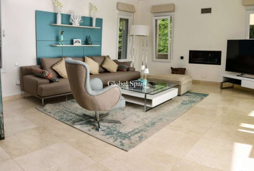 Odsprzedaż - WILLA  -
MORAIRA_TEULADA - Costa Blanca