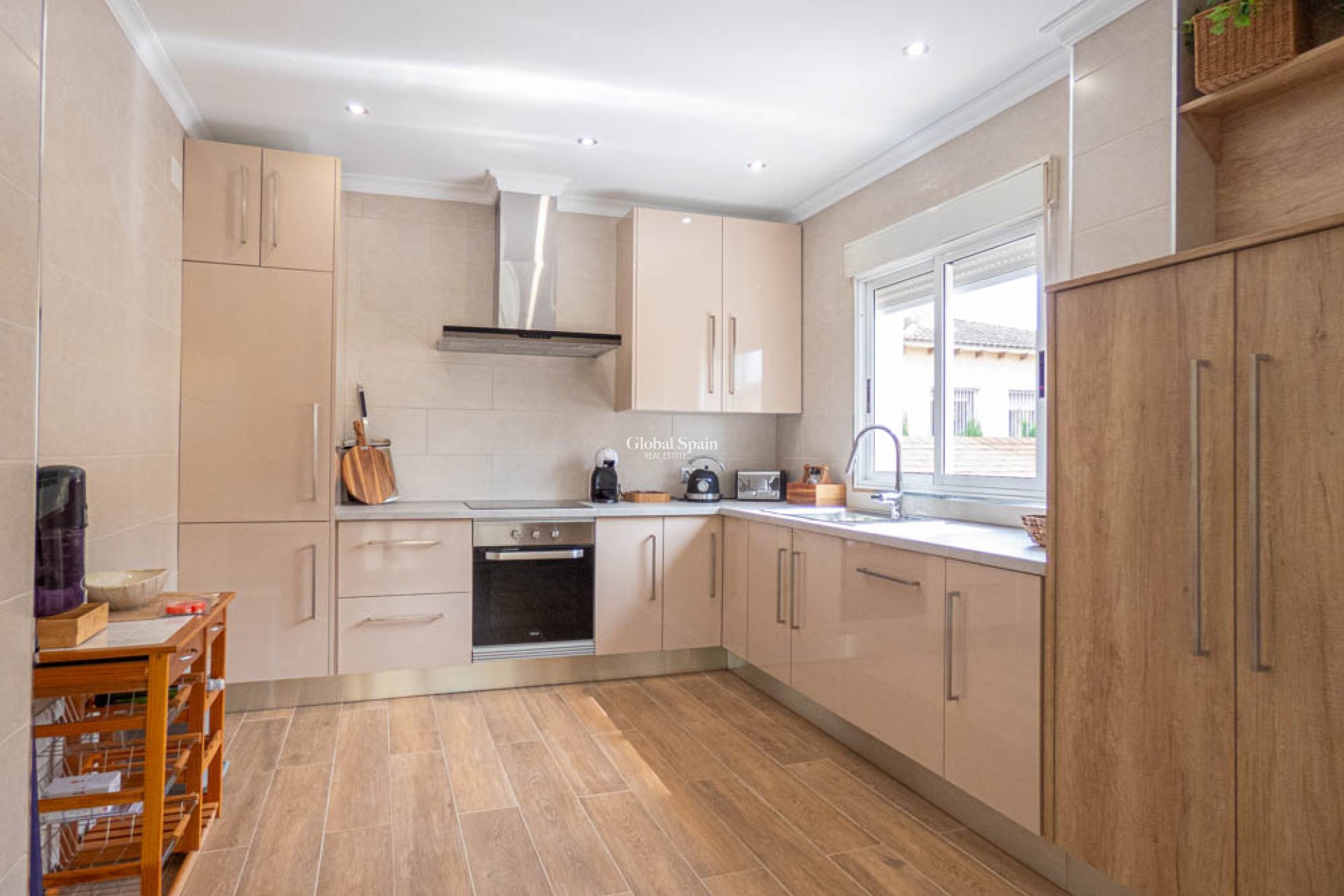 Odsprzedaż - WILLA  -
ORIHUELA - Benferri