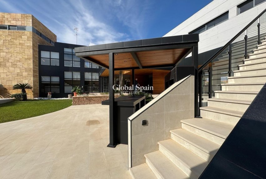 Odsprzedaż - WILLA  -
ORIHUELA COSTA - Altos de campoamor