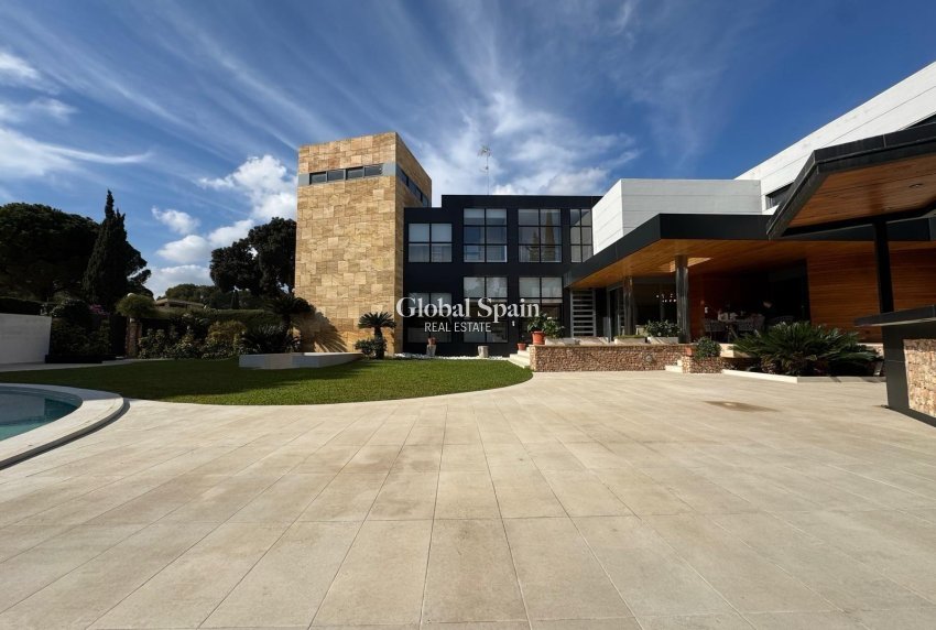 Odsprzedaż - WILLA  -
ORIHUELA COSTA - Altos de campoamor