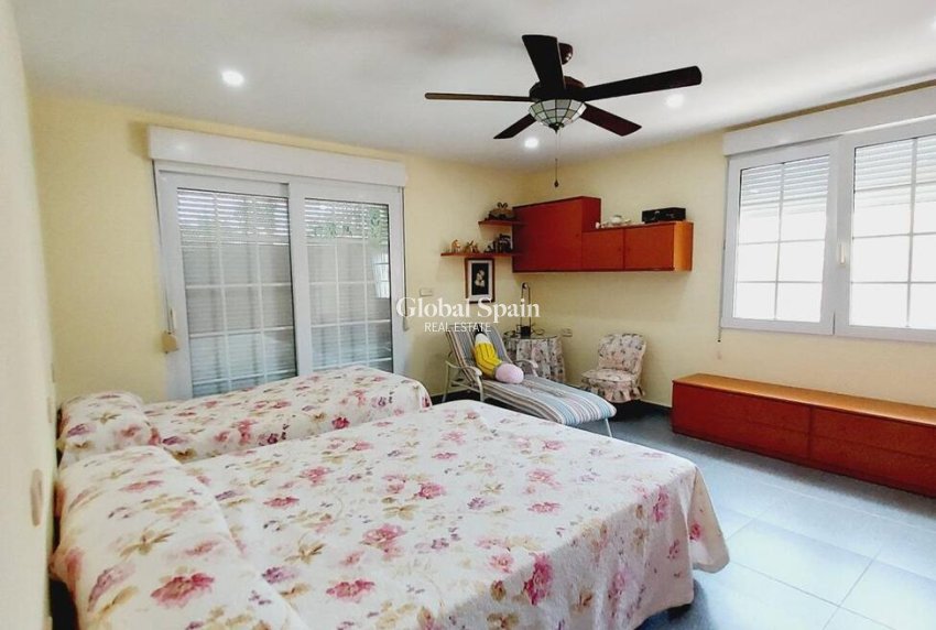 Odsprzedaż - WILLA  -
ORIHUELA COSTA - CABO ROIG