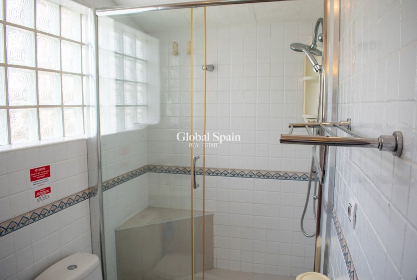 Odsprzedaż - WILLA  -
ORIHUELA COSTA - Cabo Roig *