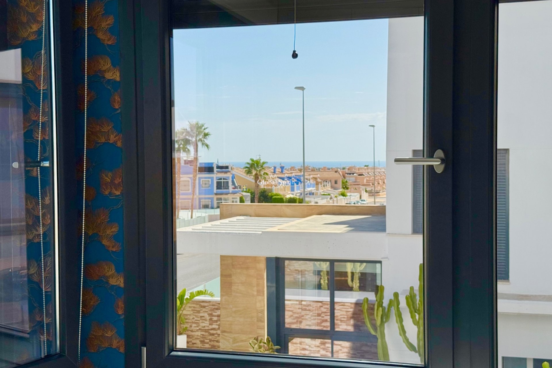 Odsprzedaż - WILLA  -
ORIHUELA COSTA - CABO ROIG