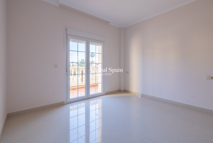 Odsprzedaż - Willa -
ORIHUELA COSTA - CABO ROIG