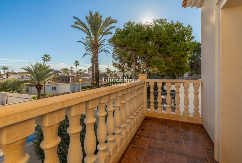 Odsprzedaż - Willa -
ORIHUELA COSTA - CABO ROIG