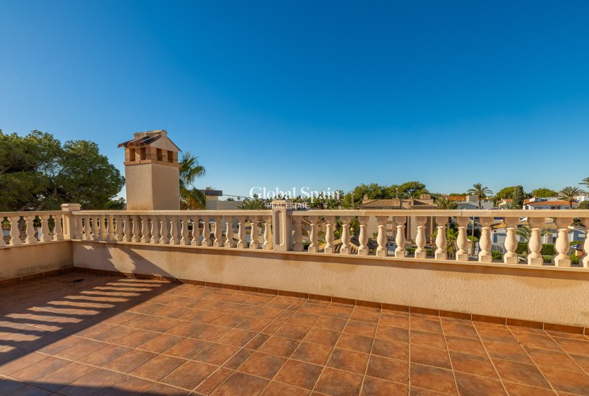 Odsprzedaż - Willa -
ORIHUELA COSTA - CABO ROIG