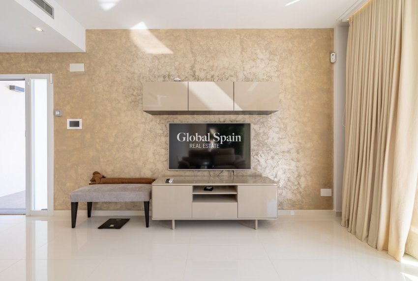 Odsprzedaż - Willa -
ORIHUELA COSTA - CAMPOAMOR