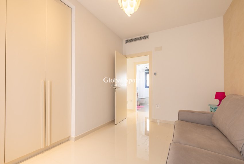 Odsprzedaż - Willa -
ORIHUELA COSTA - CAMPOAMOR