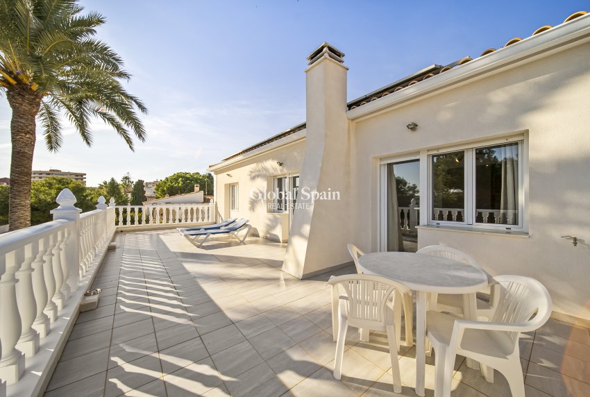 Odsprzedaż - WILLA  -
ORIHUELA COSTA - La Zenia