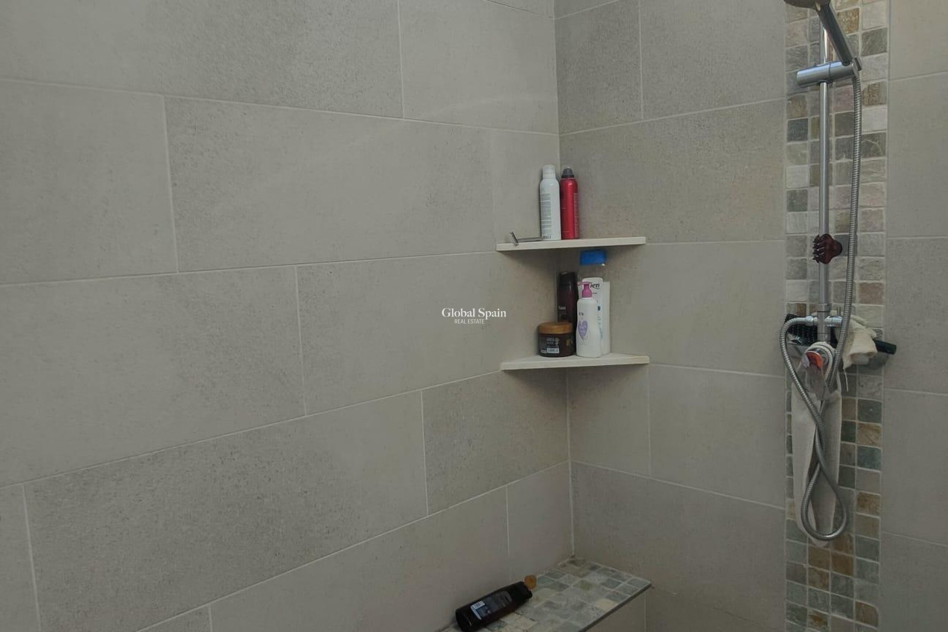 Odsprzedaż - WILLA  -
ORIHUELA COSTA - La Zenia