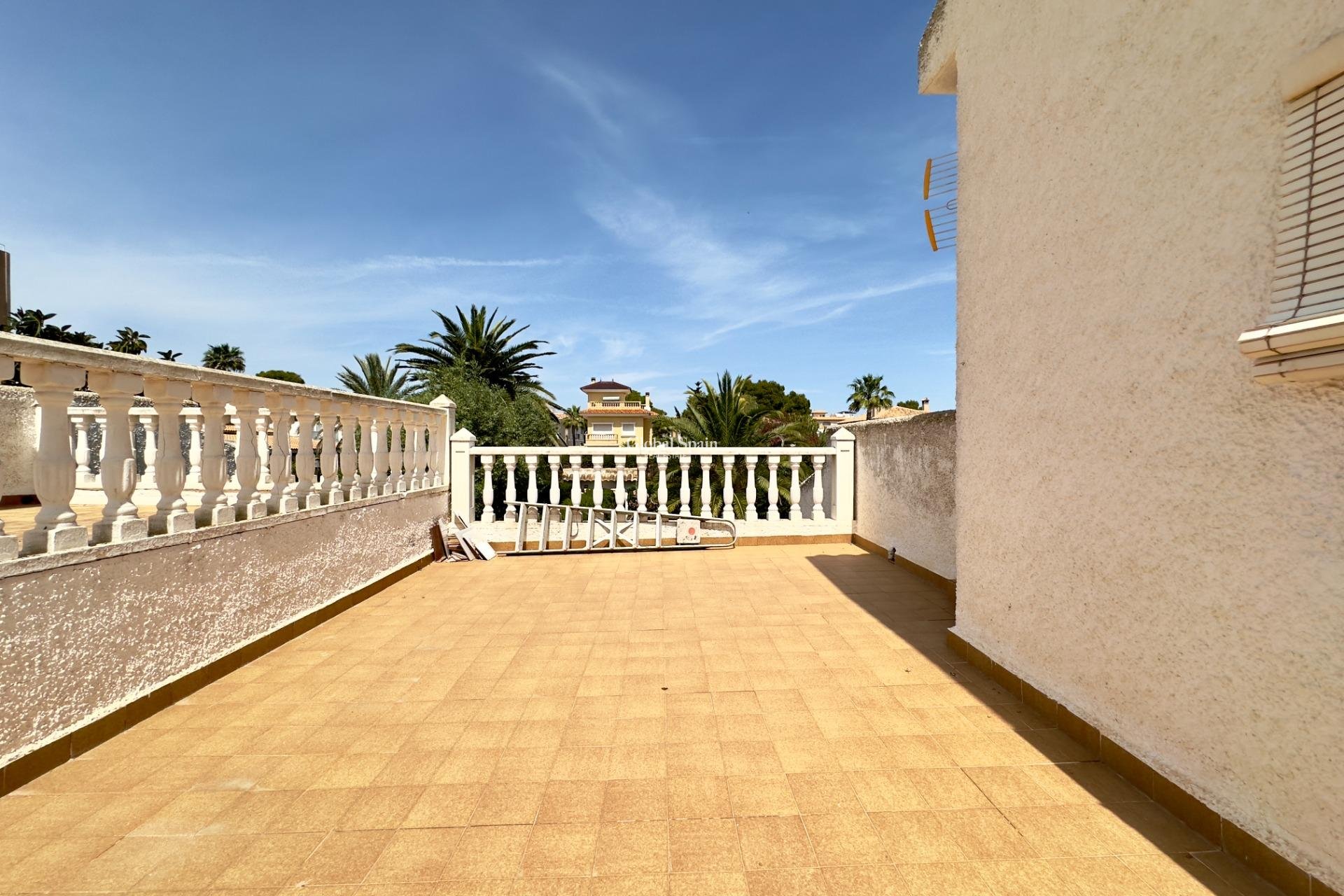 Odsprzedaż - WILLA  -
ORIHUELA COSTA - La Zenia
