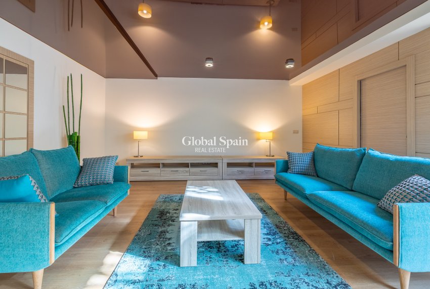 Odsprzedaż - Willa -
ORIHUELA COSTA - La Zenia