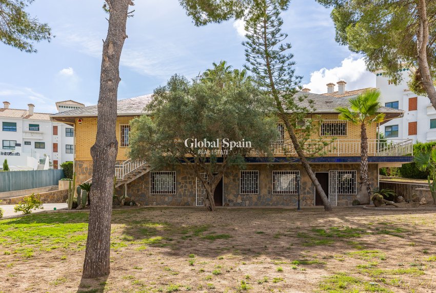 Odsprzedaż - Willa -
ORIHUELA COSTA - Las Filipinas