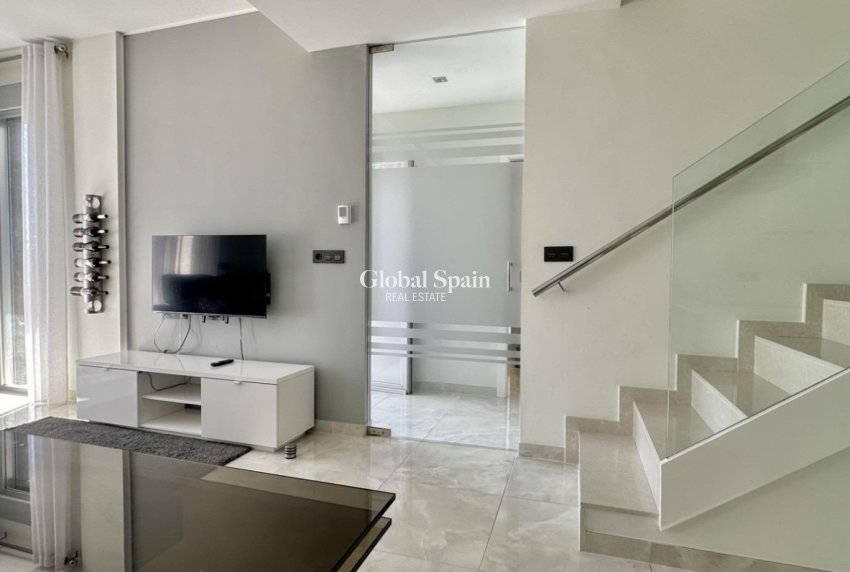 Odsprzedaż - WILLA  -
ORIHUELA COSTA - Lomas De Cabo Roig-los Dolses