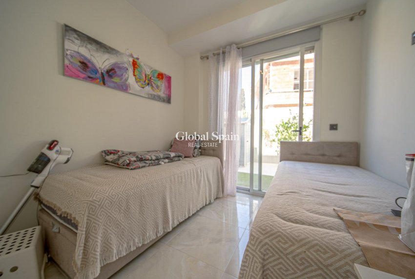 Odsprzedaż - Willa -
ORIHUELA COSTA - Lomas de Cabo Roig