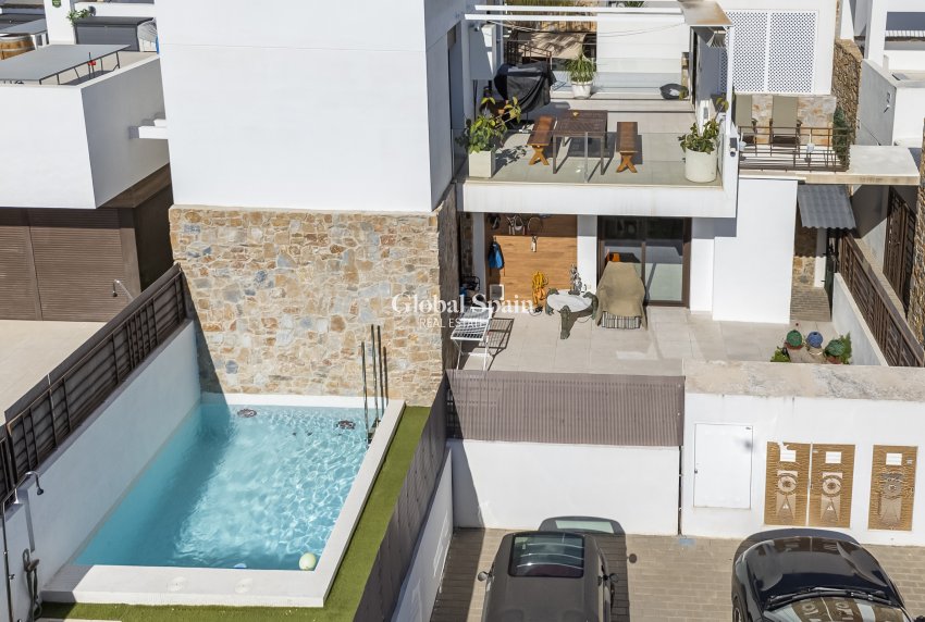 Odsprzedaż - Willa -
ORIHUELA COSTA - Lomas de Cabo Roig