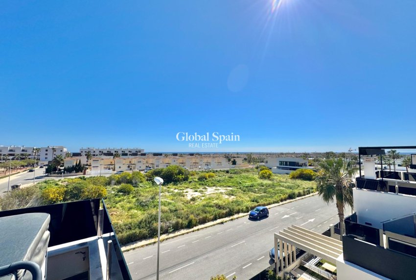 Odsprzedaż - WILLA  -
ORIHUELA COSTA - Lomas de Cabo Roig