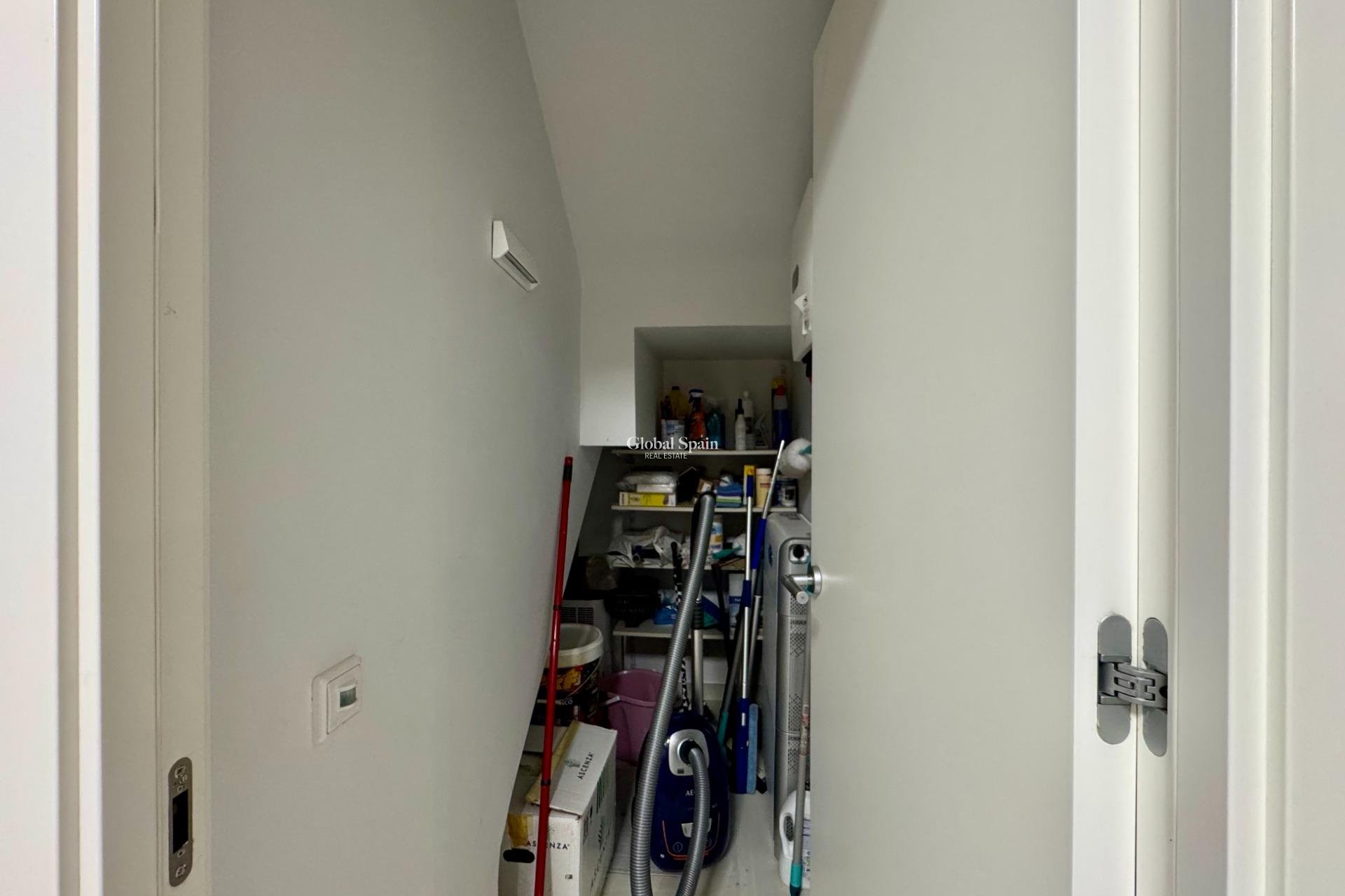 Odsprzedaż - WILLA  -
ORIHUELA COSTA - Lomas de Cabo Roig