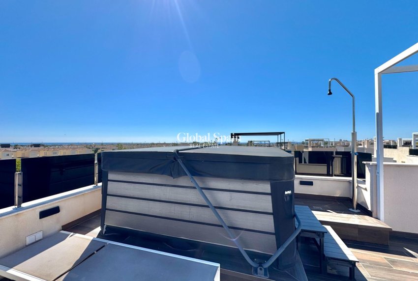 Odsprzedaż - WILLA  -
ORIHUELA COSTA - Lomas de Cabo Roig