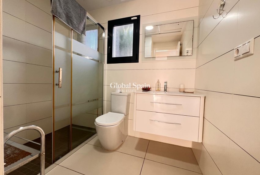 Odsprzedaż - WILLA  -
ORIHUELA COSTA - Lomas de Cabo Roig