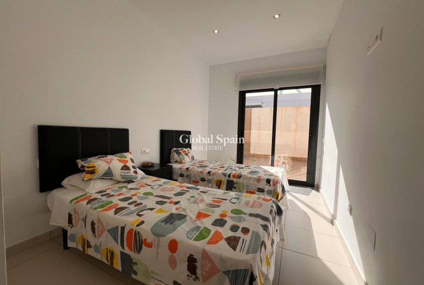 Odsprzedaż - WILLA  -
ORIHUELA COSTA - Lomas de Cabo Roig