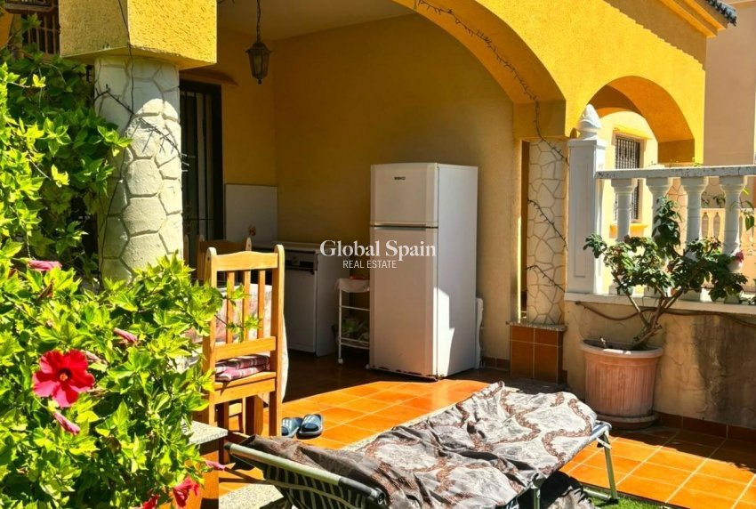 Odsprzedaż - WILLA  -
ORIHUELA COSTA - Lomas de Cabo Roig