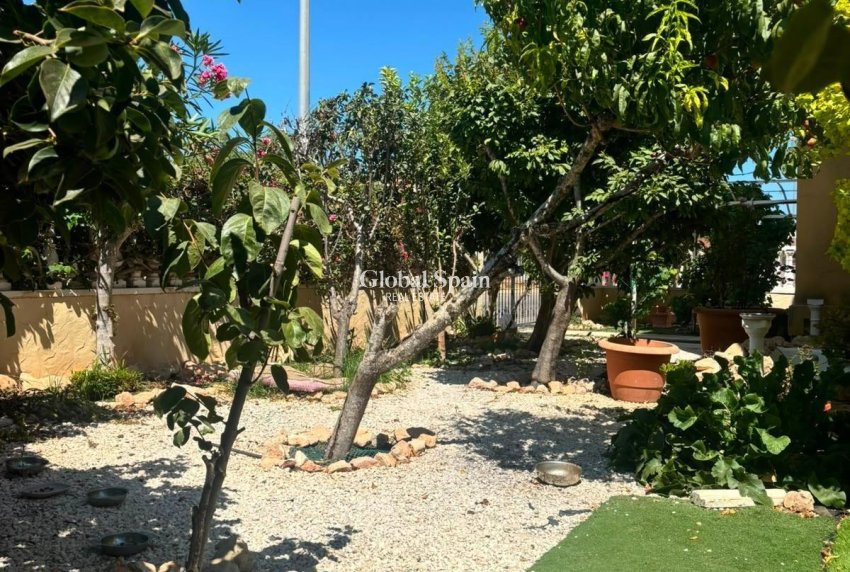Odsprzedaż - WILLA  -
ORIHUELA COSTA - Lomas de Cabo Roig