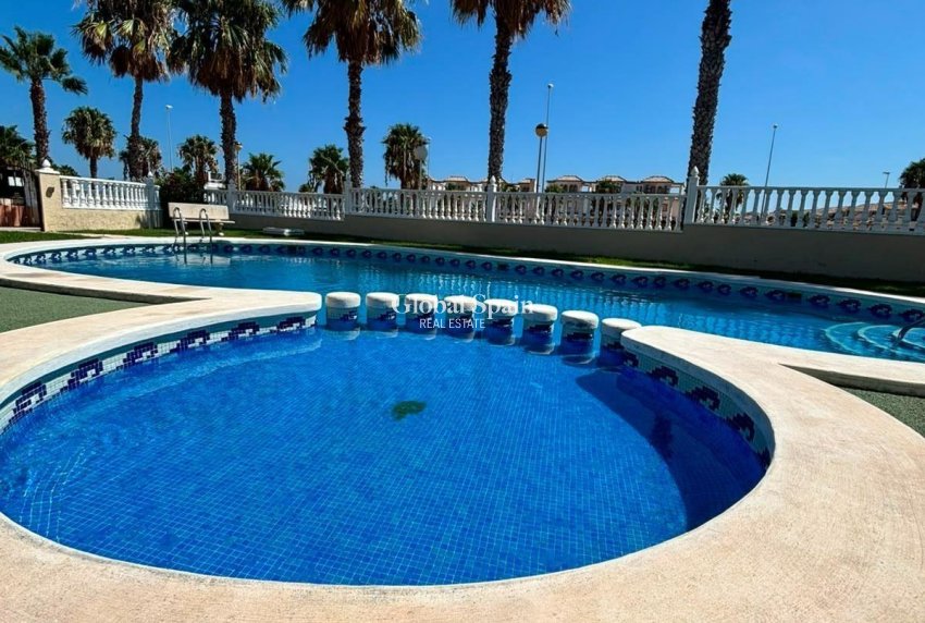 Odsprzedaż - WILLA  -
ORIHUELA COSTA - Lomas de Cabo Roig