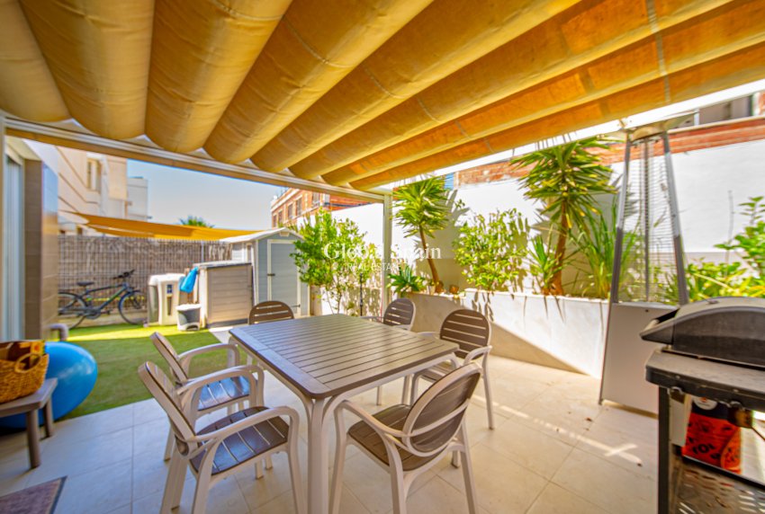 Odsprzedaż - Willa -
ORIHUELA COSTA - Lomas de Cabo Roig