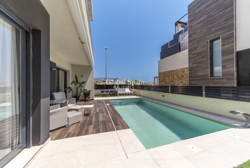 Odsprzedaż - Willa -
ORIHUELA COSTA - Lomas de Cabo Roig