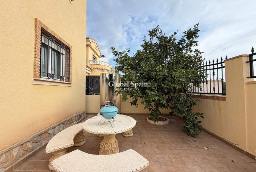 Odsprzedaż - WILLA  -
ORIHUELA COSTA - Lomas De Don Juan