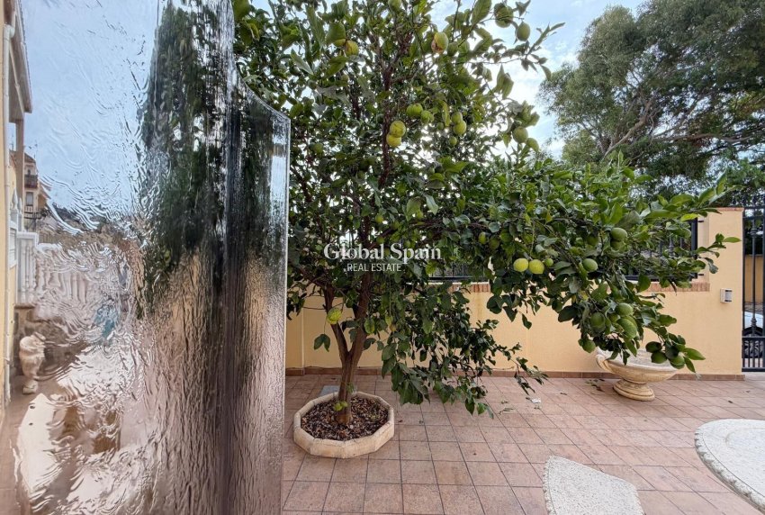 Odsprzedaż - WILLA  -
ORIHUELA COSTA - Lomas De Don Juan