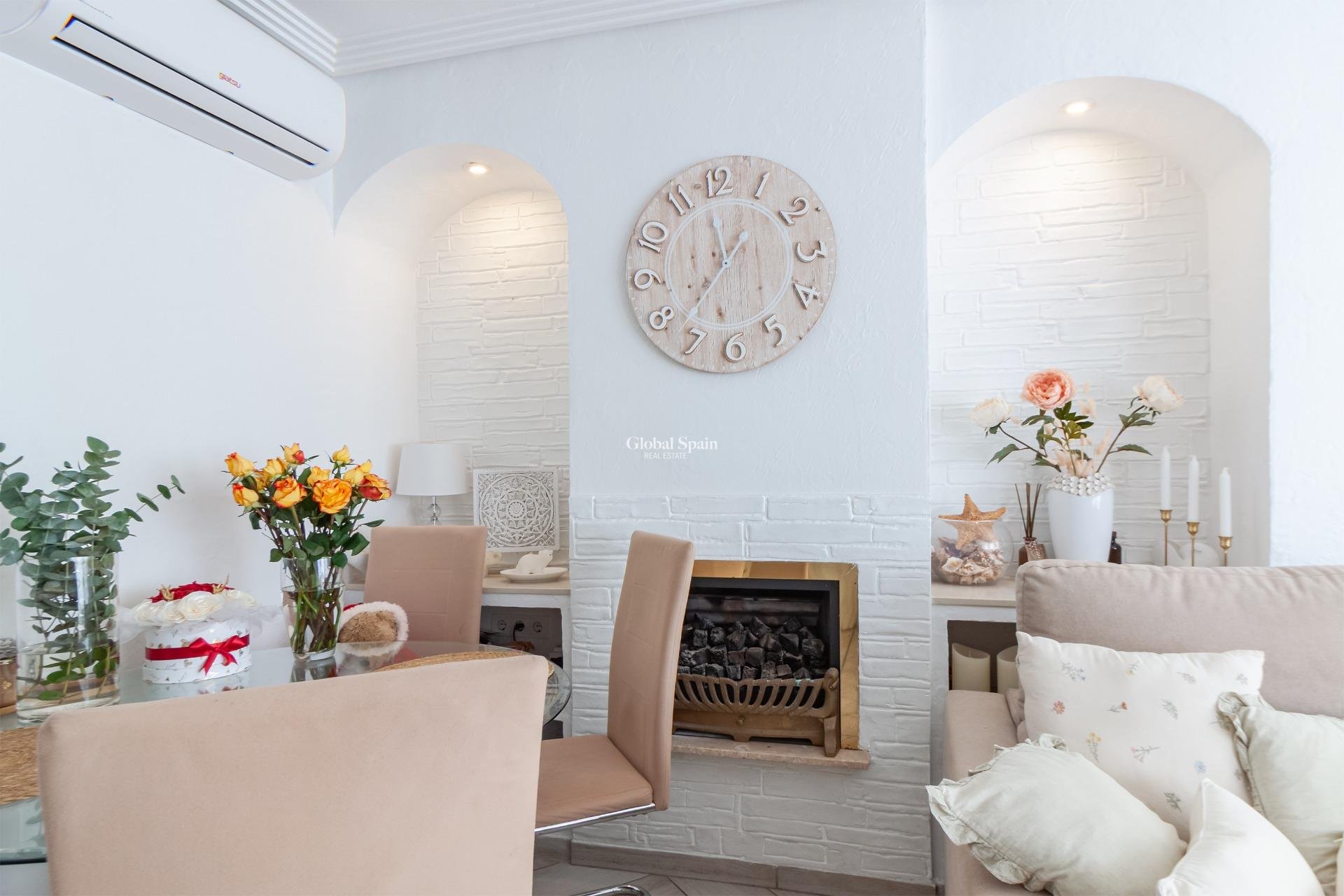 Odsprzedaż - WILLA  -
ORIHUELA COSTA - Los Almendros-la Florida