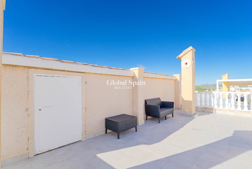 Odsprzedaż - Willa -
ORIHUELA COSTA - LOS BALCONES - LOS ALTOS