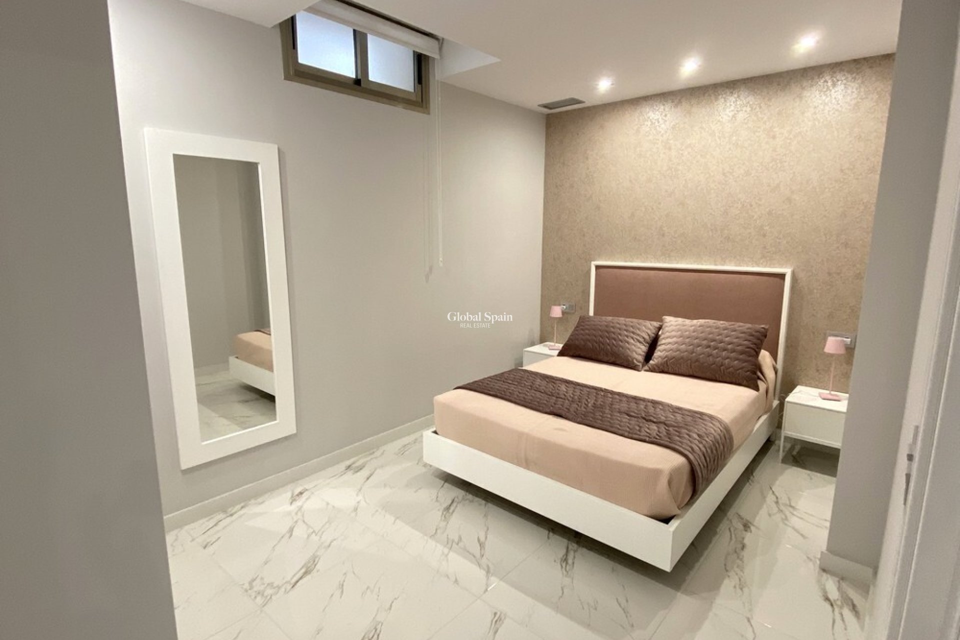 Odsprzedaż - WILLA  -
ORIHUELA COSTA - Pau 26